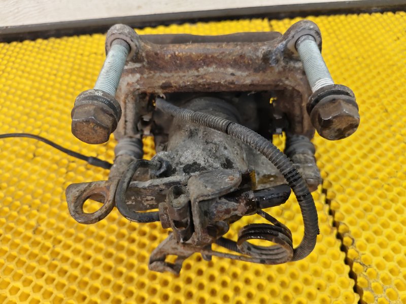 Суппорт задний левый Volkswagen Phaeton 2005 3D2