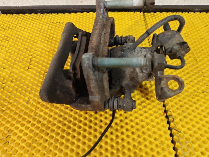 Суппорт задний левый Volkswagen Phaeton 2005 3D2