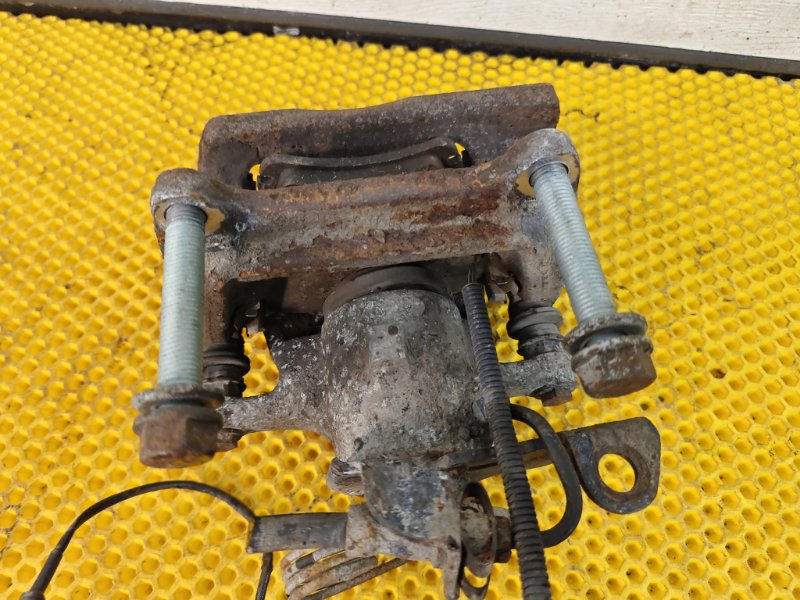 Суппорт задний правый Volkswagen Phaeton 2005 3D2