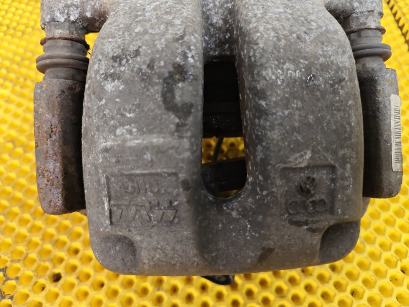 Суппорт задний правый Volkswagen Phaeton 2005 3D2