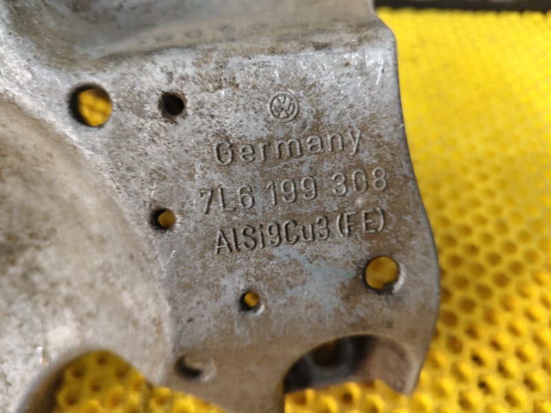 Кронштейн двигателя Volkswagen Touareg 2003 7L6