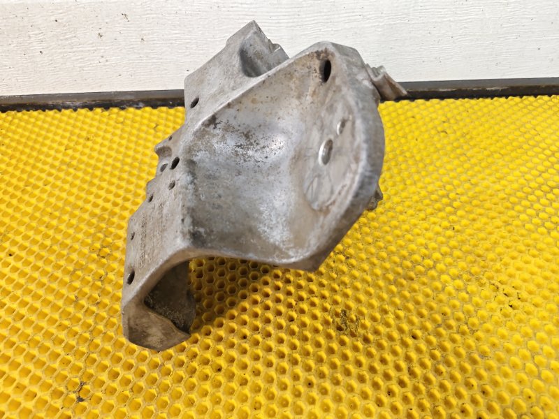 Кронштейн двигателя Volkswagen Touareg 2003 7L6