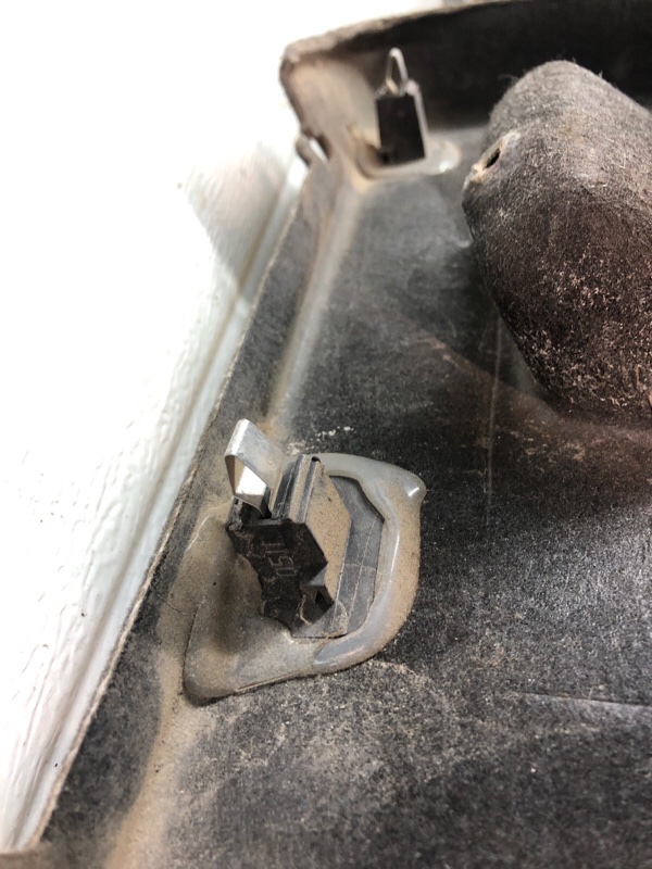 Обшивка крышки багажника Volkswagen Phaeton 2005 3D2