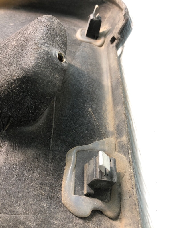 Обшивка крышки багажника Volkswagen Phaeton 2005 3D2