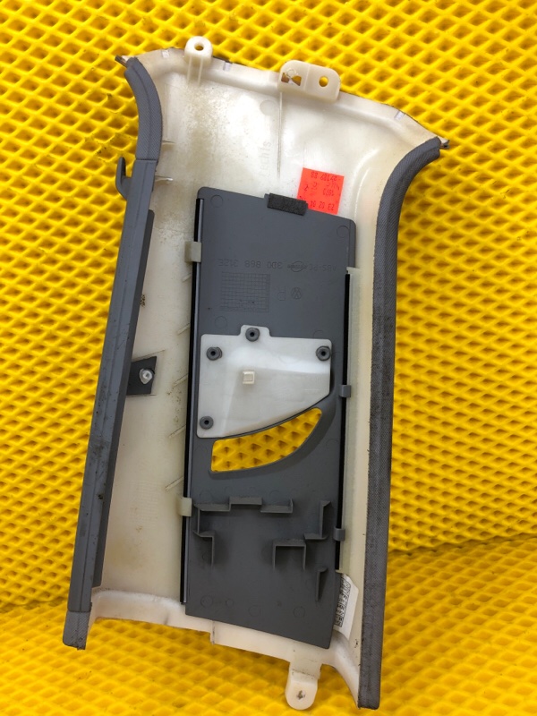 Обшивка стойки Volkswagen Phaeton 2005 3D2