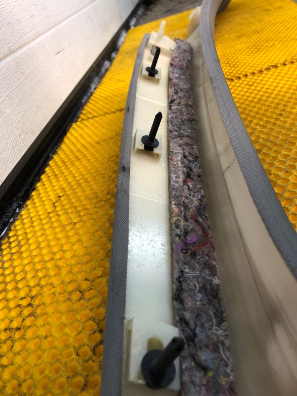 Обшивка стойки Volkswagen Phaeton 2005 3D2