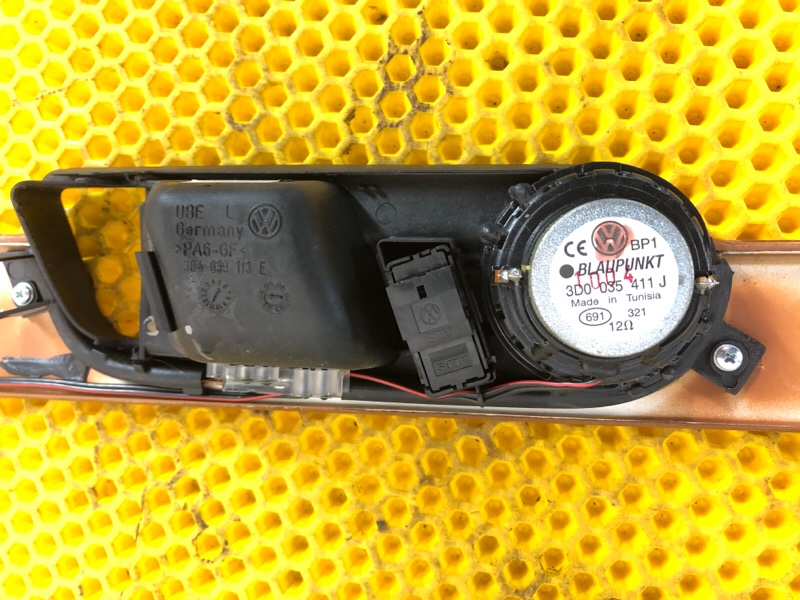 Накладка декоративная задней левой двери Volkswagen Phaeton 2005 3D2