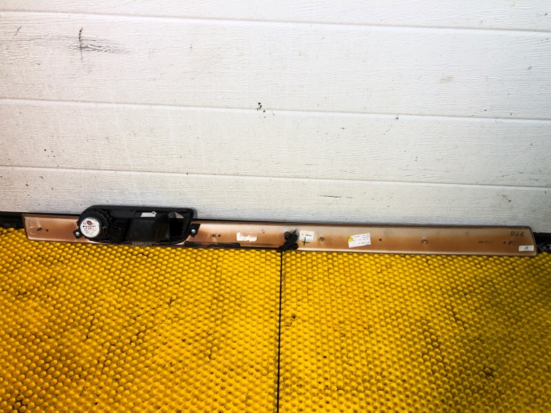 Накладка декоративная задней правой двери Volkswagen Phaeton 2005 3D2