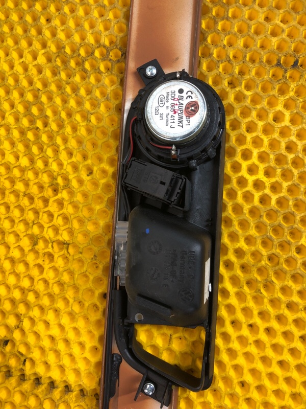 Накладка декоративная задней правой двери Volkswagen Phaeton 2005 3D2