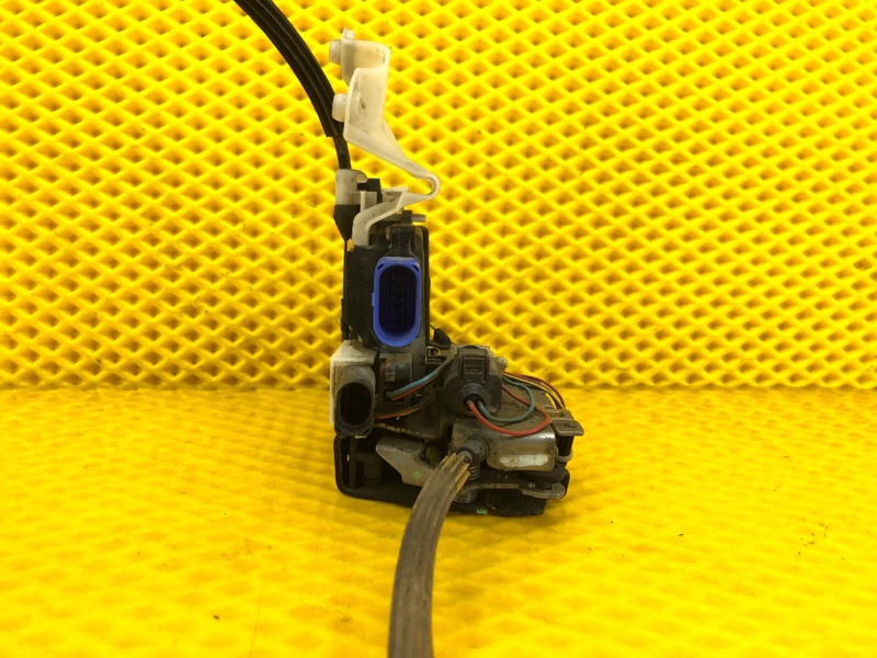 Замок двери задней левой Volkswagen Phaeton 2005 3D2