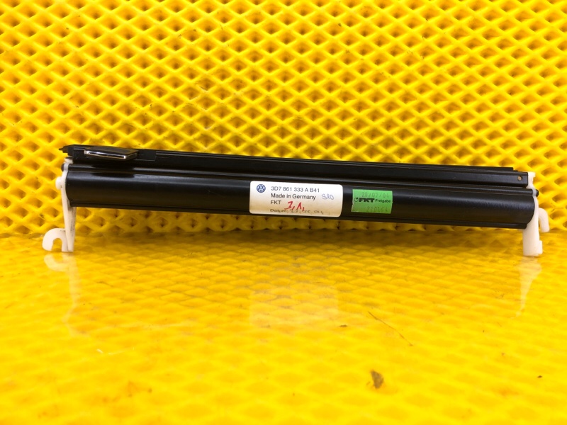 Шторка солнцезащитная Volkswagen Phaeton 2005 3D2