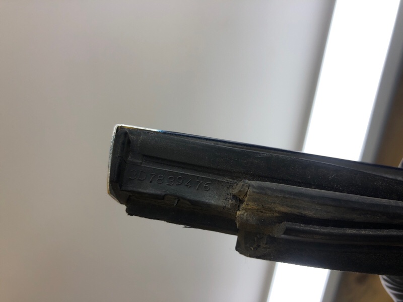 Молдинг стекла задней двери Volkswagen Phaeton 2005 3D2