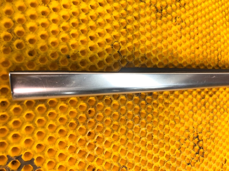 Молдинг двери передней правой Volkswagen Phaeton 2005 3D2