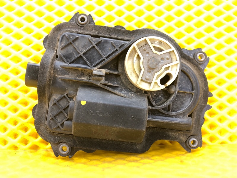 Доводчик двери Volkswagen Phaeton 2005 3D2