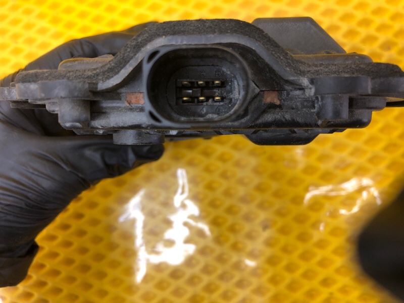 Доводчик двери Volkswagen Phaeton 2005 3D2