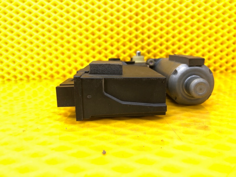 Моторчик стеклоподъемника задней левой двери Volkswagen Phaeton 2005 3D2