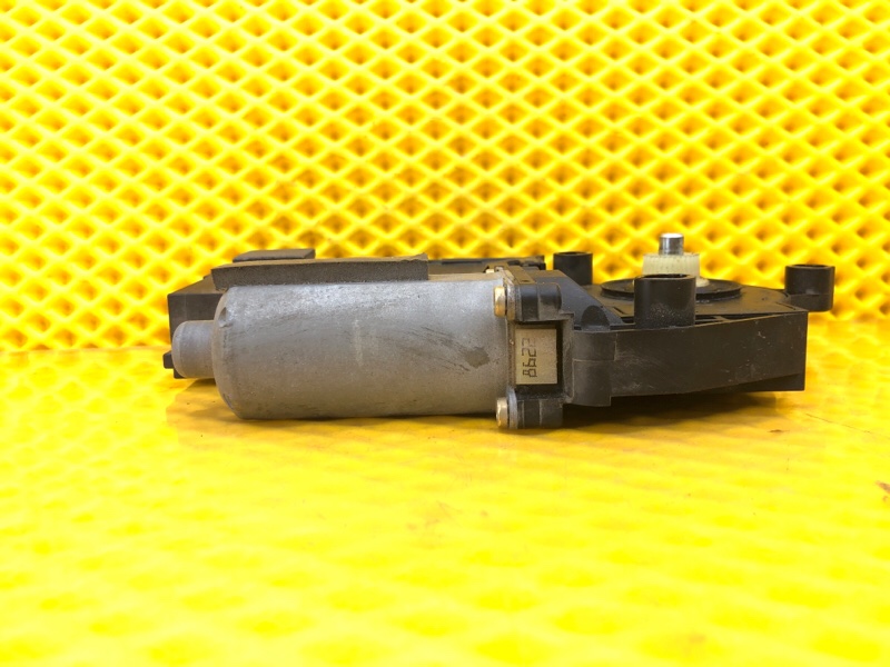 Моторчик стеклоподъемника задней левой двери Volkswagen Phaeton 2005 3D2