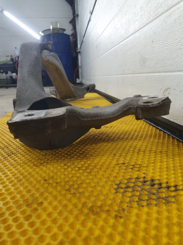 Балка продольная под ДВС AUDI Q7 2015 4L