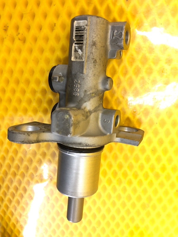 Главный тормозной цилиндр Volkswagen Phaeton 2005 3D2