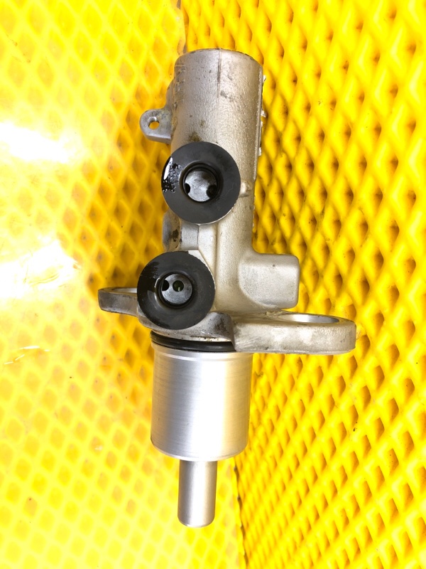 Главный тормозной цилиндр Volkswagen Phaeton 2005 3D2