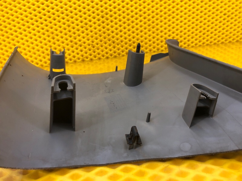 Обшивка стойки задней левой Volkswagen Touareg 2003 7L6