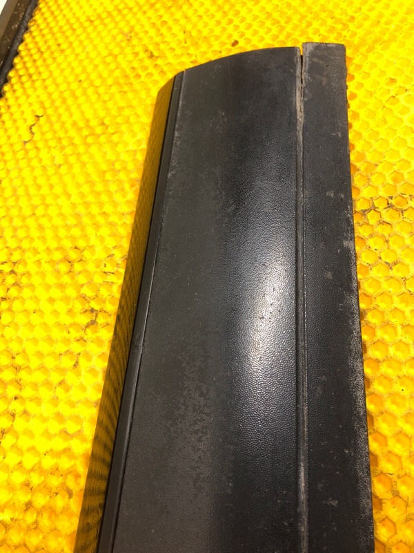 Молдинг двери передней левой Volkswagen Touareg 2003 7L6