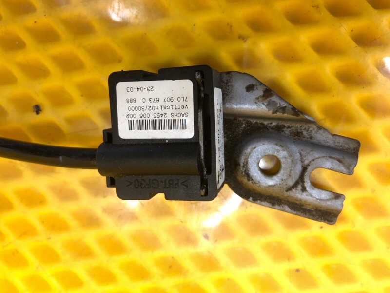 Датчик ускорения Volkswagen Touareg 2003 7L6