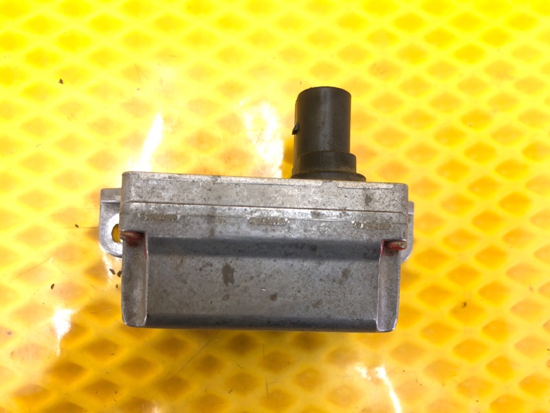 Датчик ускорения Volkswagen Touareg 2003 7L6