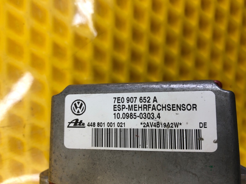 Датчик ускорения Volkswagen Touareg 2003 7L6