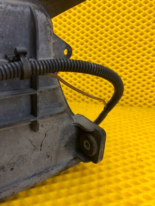 Абсорбер (фильтр угольный) Volkswagen Touareg 2003 7L6