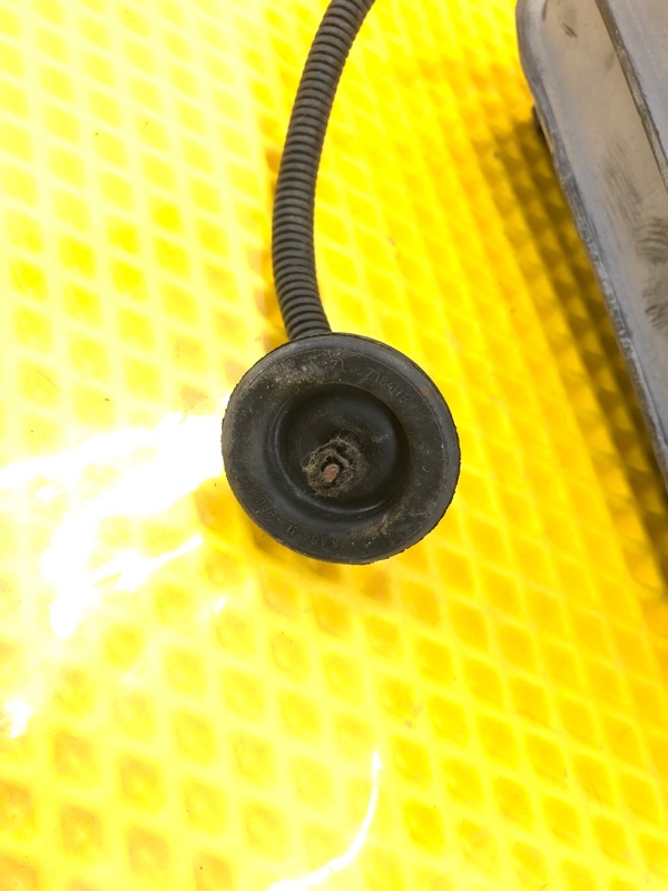 Абсорбер (фильтр угольный) Volkswagen Touareg 2003 7L6