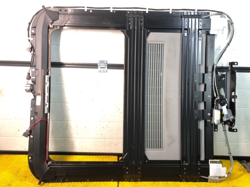 Стекло люка Volkswagen Phaeton 2005 3D2