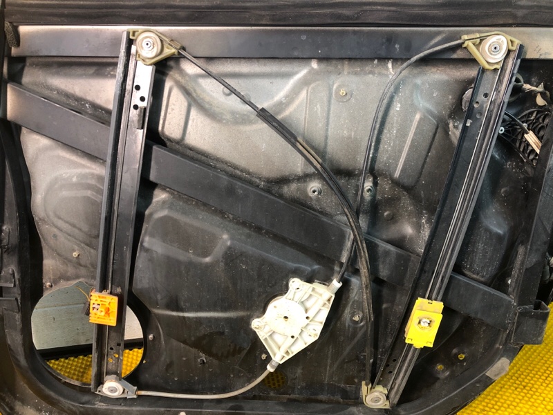 Стеклоподъемник передней левой двери Volkswagen Touareg 2003 7L6