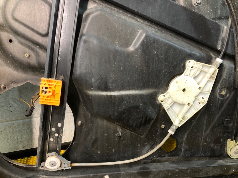 Стеклоподъемник передней левой двери Volkswagen Touareg 2003 7L6