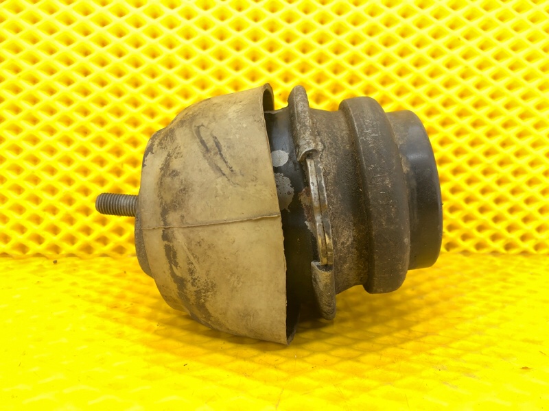 Подушка двигателя Volkswagen Touareg 2003 7L6