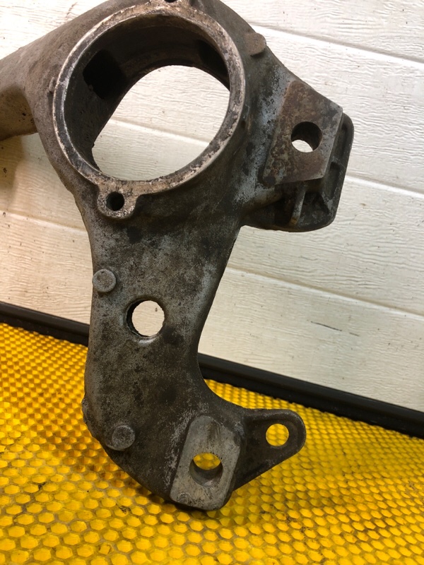 Кронштейн двигателя Volkswagen Touareg 2003 7L6