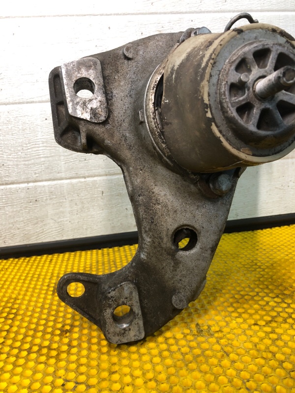 Кронштейн двигателя Volkswagen Touareg 2003 7L6