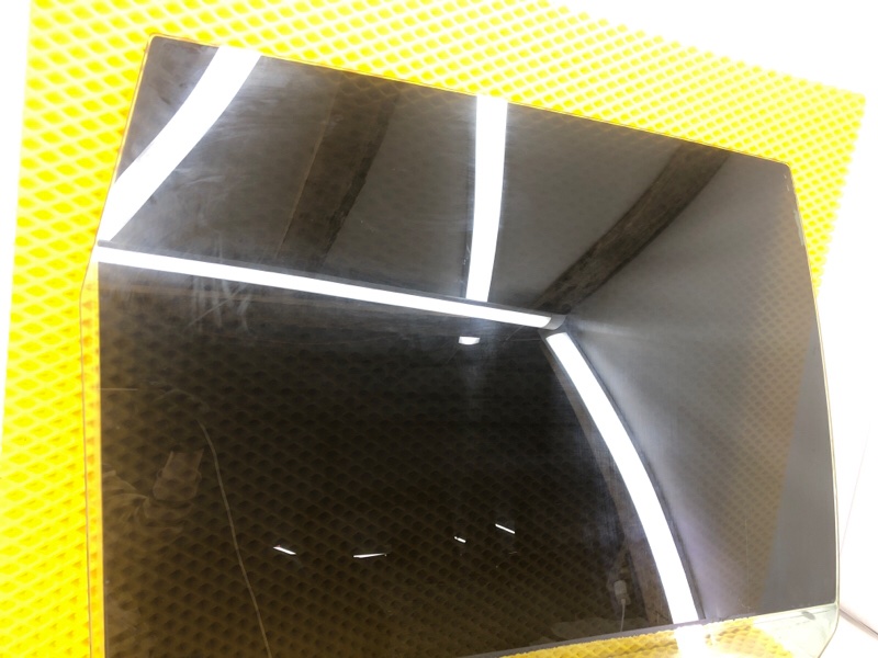 Стекло двери заднее правое Volkswagen Touareg 2003 7L6