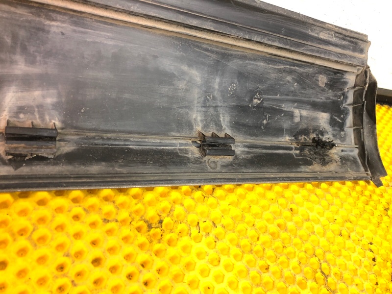 Молдинг двери передней правой Volkswagen Touareg 2003 7L6