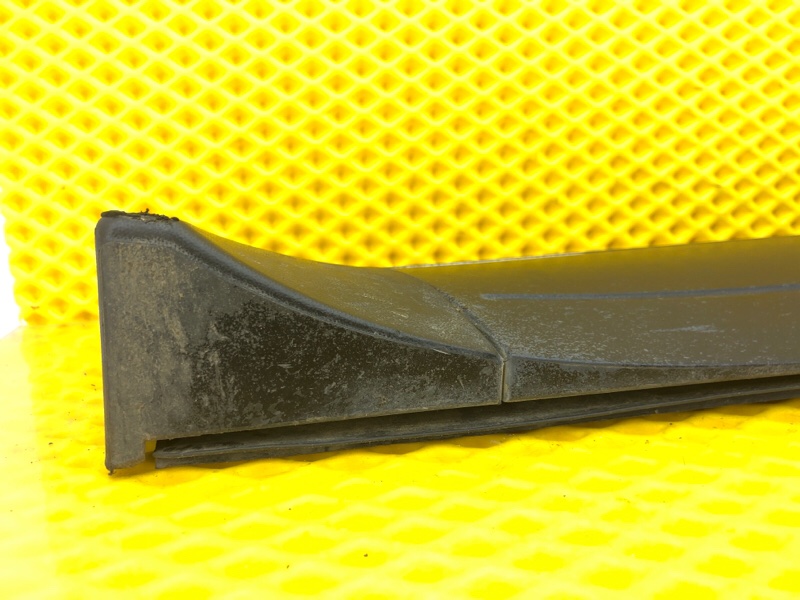 Молдинг двери задней правой Volkswagen Touareg 2003 7L6