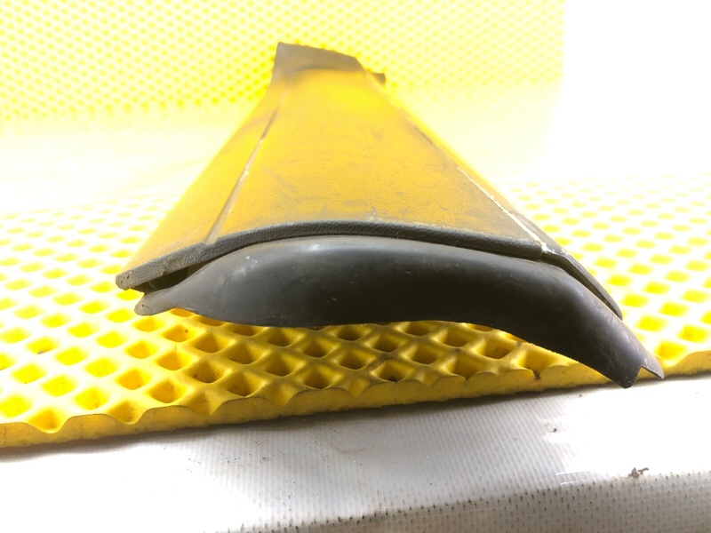 Молдинг двери задней правой Volkswagen Touareg 2003 7L6