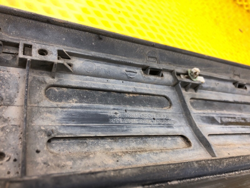 Молдинг двери задней правой Volkswagen Touareg 2003 7L6