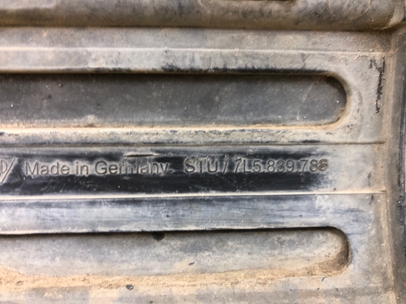 Молдинг двери задней правой Volkswagen Touareg 2003 7L6