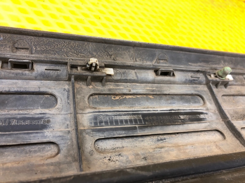 Молдинг двери задней правой Volkswagen Touareg 2003 7L6