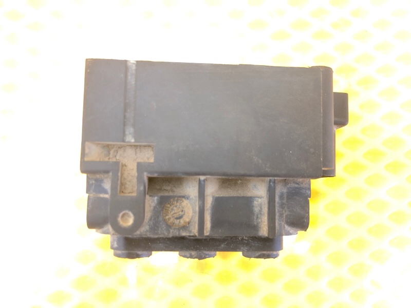 Блок клапанов пневмоподвески Volkswagen Touareg 2003 7L6