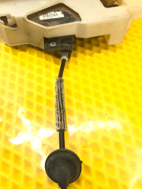 Замок двери задней левой Volkswagen Touareg 2003 7L6