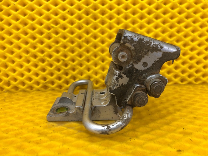 Петля двери задней левая нижняя Volkswagen Touareg 2003 7L6