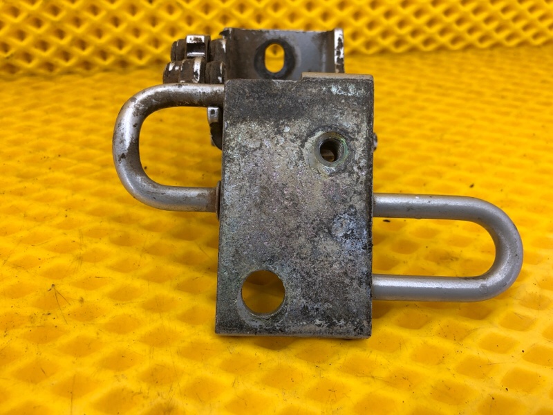 Петля двери задней левая нижняя Volkswagen Touareg 2003 7L6