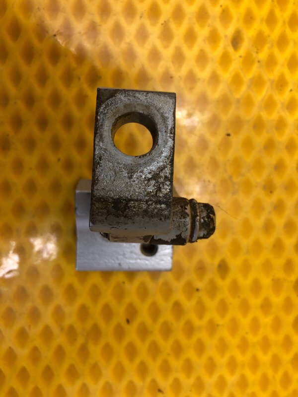 Петля двери задней левая верхняя Volkswagen Touareg 2003 7L6