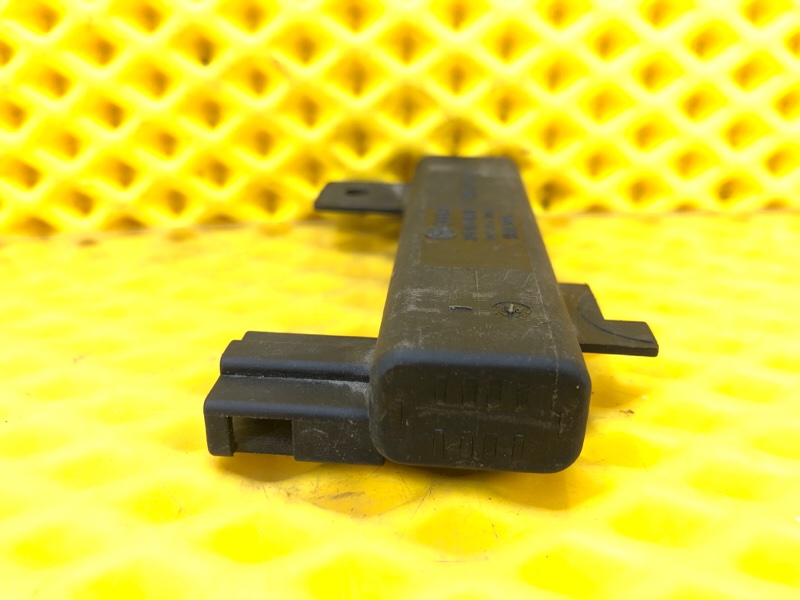 Антенна Volkswagen Touareg 2003 7L6